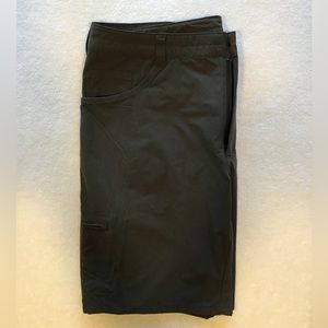 NWOT Patagonia M 40 Quandry Short in Forge Grey - 10" inseam